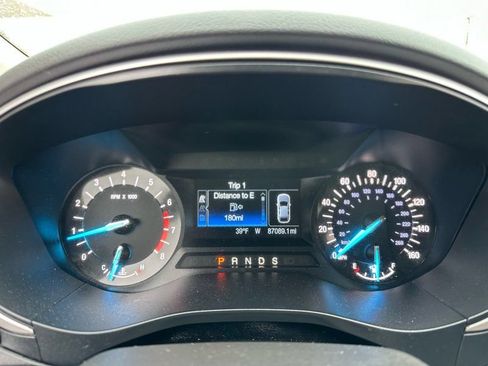 Used 2015 Ford Fusion SE FWD image 15