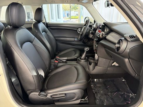 Used 2015 MINI Cooper 2-Door Hardtop FWD image 24