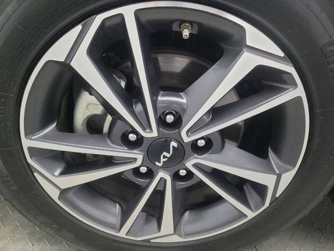 Used 2024 Kia Forte LXS FWD image 31