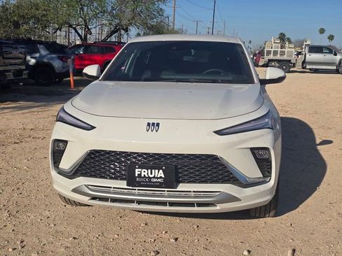 New 2026 Buick Envista Avenir image 2
