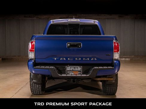 Used 2022 Toyota Tacoma TRD Sport w/ TRD Premium Sport Package AWD/4WD image 7
