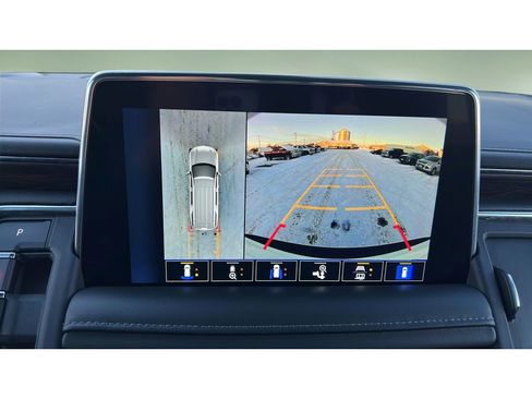 Used 2022 Chevrolet Tahoe LT w/ Luxury Package image 19