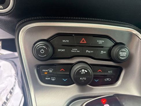 Used 2019 Dodge Challenger R/T w/ Plus Package image 25