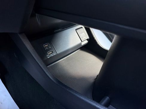 Used 2020 Honda HR-V Touring image 24