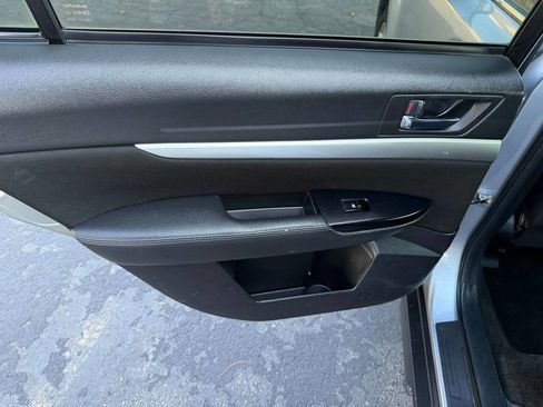 Used 2014 Subaru Outback 2.5i Premium image 23