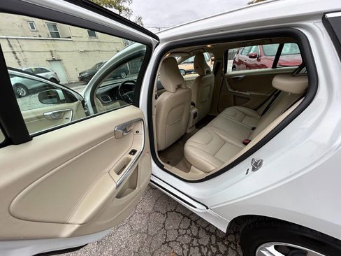 Used 2015 Volvo V60 T5 Premier image 7