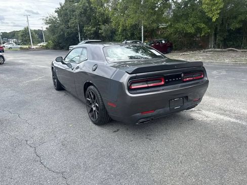 Used 2017 Dodge Challenger R/T Scat Pack RWD image 7