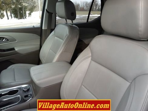 Used 2019 Chevrolet Traverse LT w/ LT Premium Package image 17