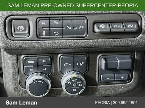 Used 2021 GMC Yukon Denali w/ Denali Premium Package AWD/4WD image 10