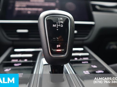 Used 2022 Porsche Cayenne E-Hybrid Coupe image 33