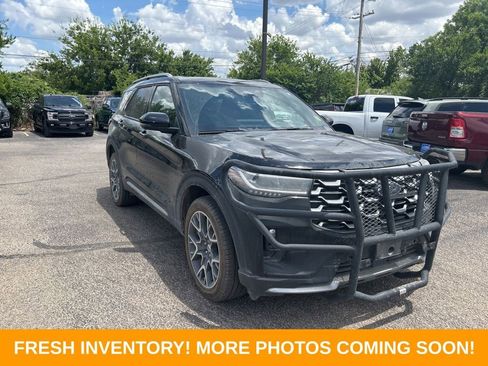 Used 2025 Ford Explorer Platinum w/ Ultimate Package AWD/4WD image 1