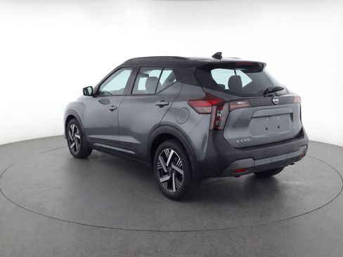 Used 2025 Nissan Kicks SV FWD image 6