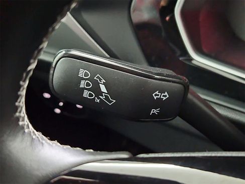 Certified 2020 Volkswagen Jetta R-Line image 28