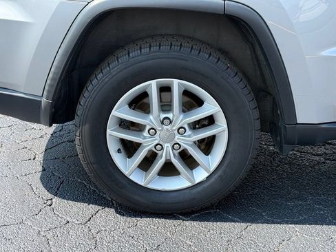 Used 2018 Jeep Grand Cherokee Laredo AWD/4WD image 7