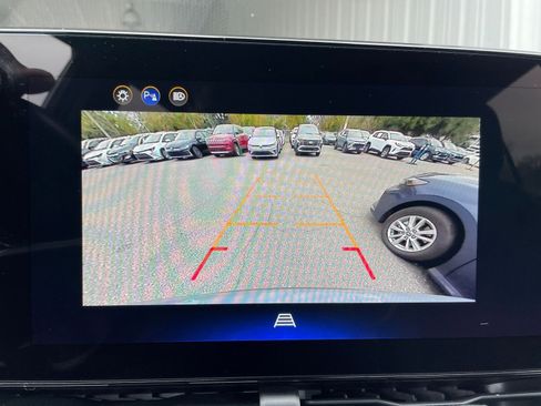 Used 2025 Chevrolet Equinox LT image 17