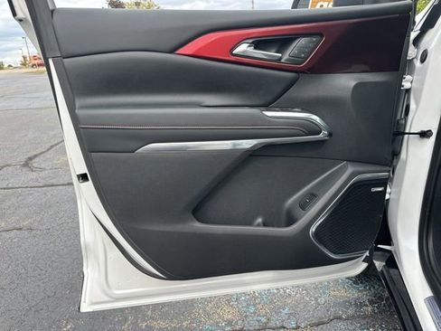 Used 2024 Chevrolet Traverse RS image 23