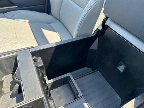 Used 2022 Toyota Tundra Limited w/ Power Package AWD/4WD image 68