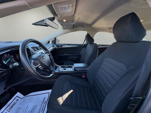 Used 2020 Ford Fusion SE image 13