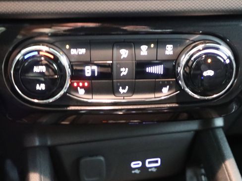 Certified 2024 Chevrolet TrailBlazer RS w/ Convenience Package image 7