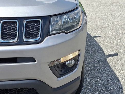 Certified 2020 Jeep Compass Latitude image 9