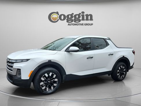 Certified 2025 Hyundai Santa Cruz SE FWD image 1