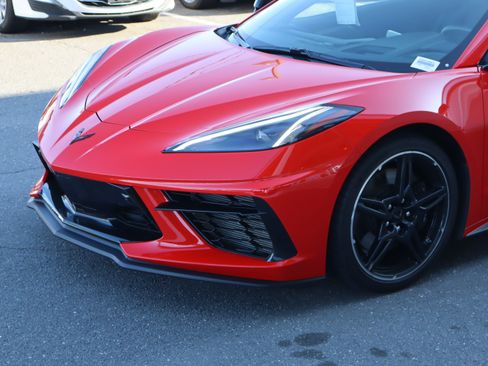 Used 2022 Chevrolet Corvette Stingray Preferred Cpe w/ Z51 Performance Package RWD image 6