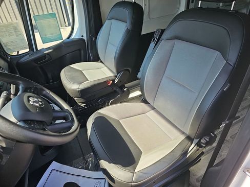 Used 2025 RAM ProMaster 2500 w/ Convenience Group FWD image 18