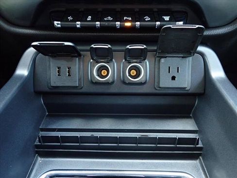 Used 2019 Chevrolet Silverado 2500 LT w/ Midnight Edition AWD/4WD image 20