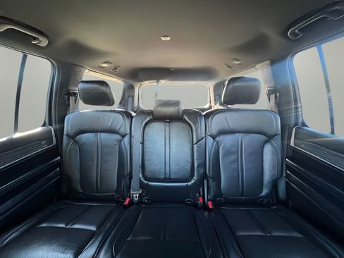 Used 2022 Jeep Wagoneer Series III image 23