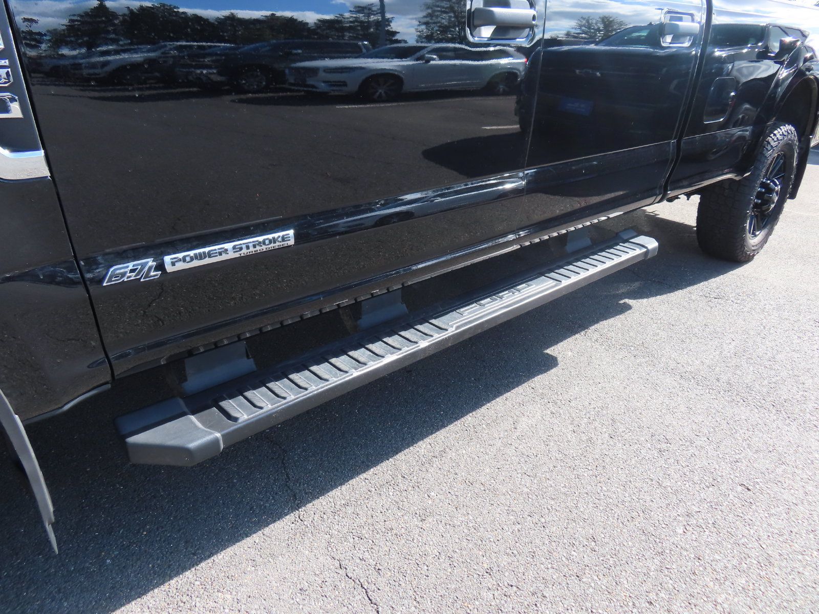 Used 2022 Ford F350 XLT w/ Black Appearance Package AWD/4WD image 9