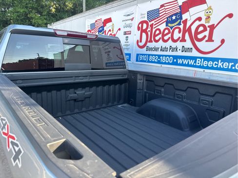 Used 2023 Chevrolet Silverado 1500 LT w/ Safety Package AWD/4WD image 20