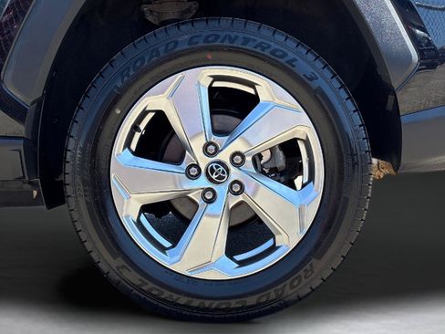 Used 2021 Toyota RAV4 XLE Premium AWD/4WD image 13