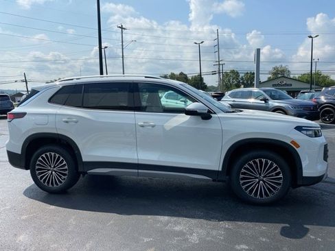 New 2025 Volkswagen Tiguan S image 9