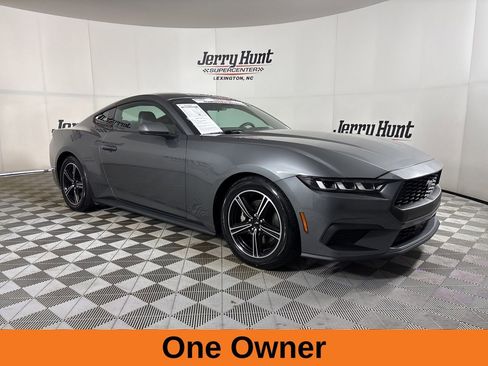 Used 2024 Ford Mustang Coupe image 4