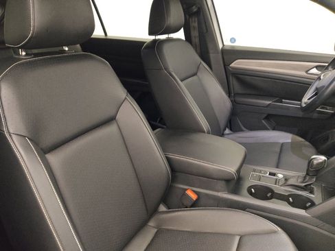 Used 2020 Volkswagen Atlas Cross Sport SE FWD image 21