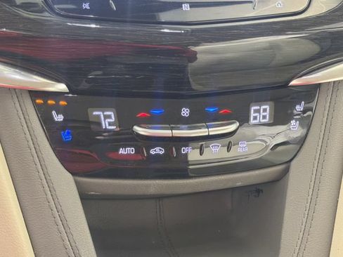 Used 2021 Cadillac XT6 Premium Luxury FWD image 4
