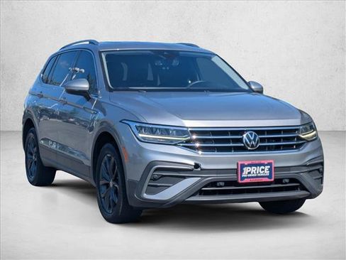 Used 2023 Volkswagen Tiguan SE FWD image 3