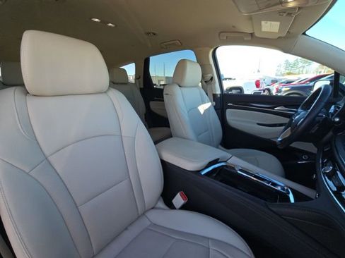 Used 2023 Buick Enclave Essence image 20