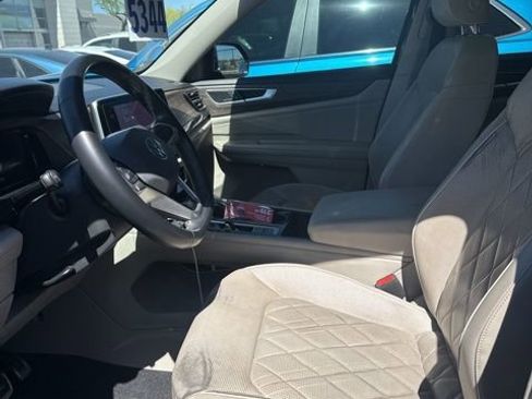 Used 2024 Volkswagen Atlas SEL Premium R-Line image 3