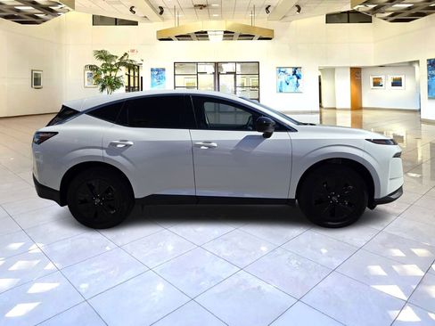 Used 2025 Nissan Murano SV image 8