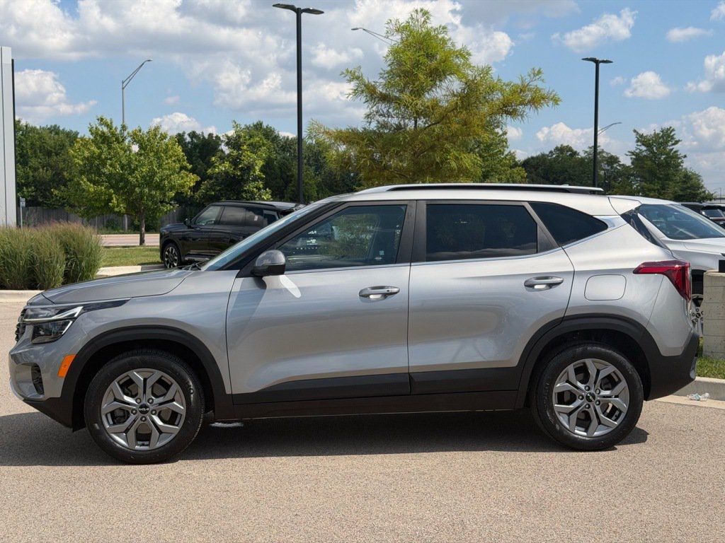 Used 2024 Kia Seltos S AWD/4WD image 3