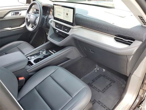 Used 2025 Ford Explorer Active w/ Active Comfort Package image 14