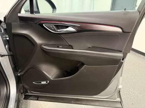 Used 2024 Buick Envision Preferred AWD/4WD image 7