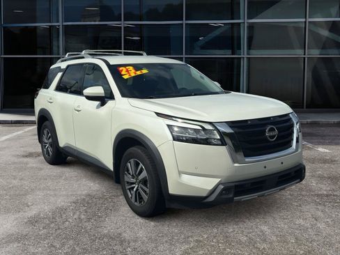 Used 2023 Nissan Pathfinder SL w/ Cargo Package AWD/4WD image 3