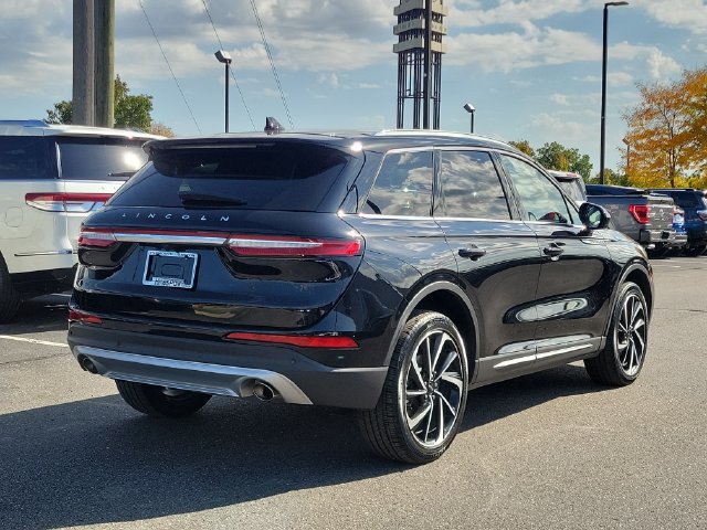 Used 2023 Lincoln Corsair Reserve AWD/4WD image 4
