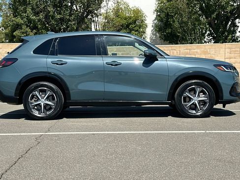 Used 2025 Honda HR-V EX-L image 3