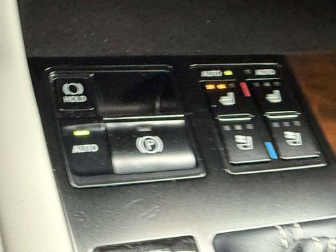 Used 2019 Lexus RX 450h AWD image 25