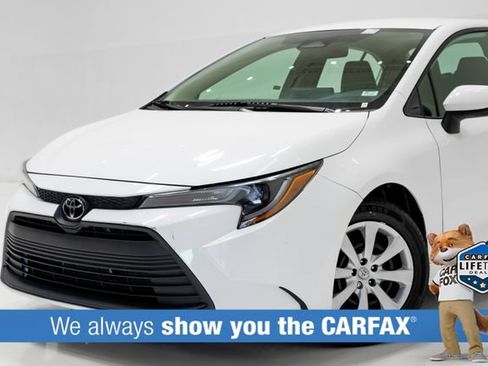 Used 2024 Toyota Corolla LE FWD image 2
