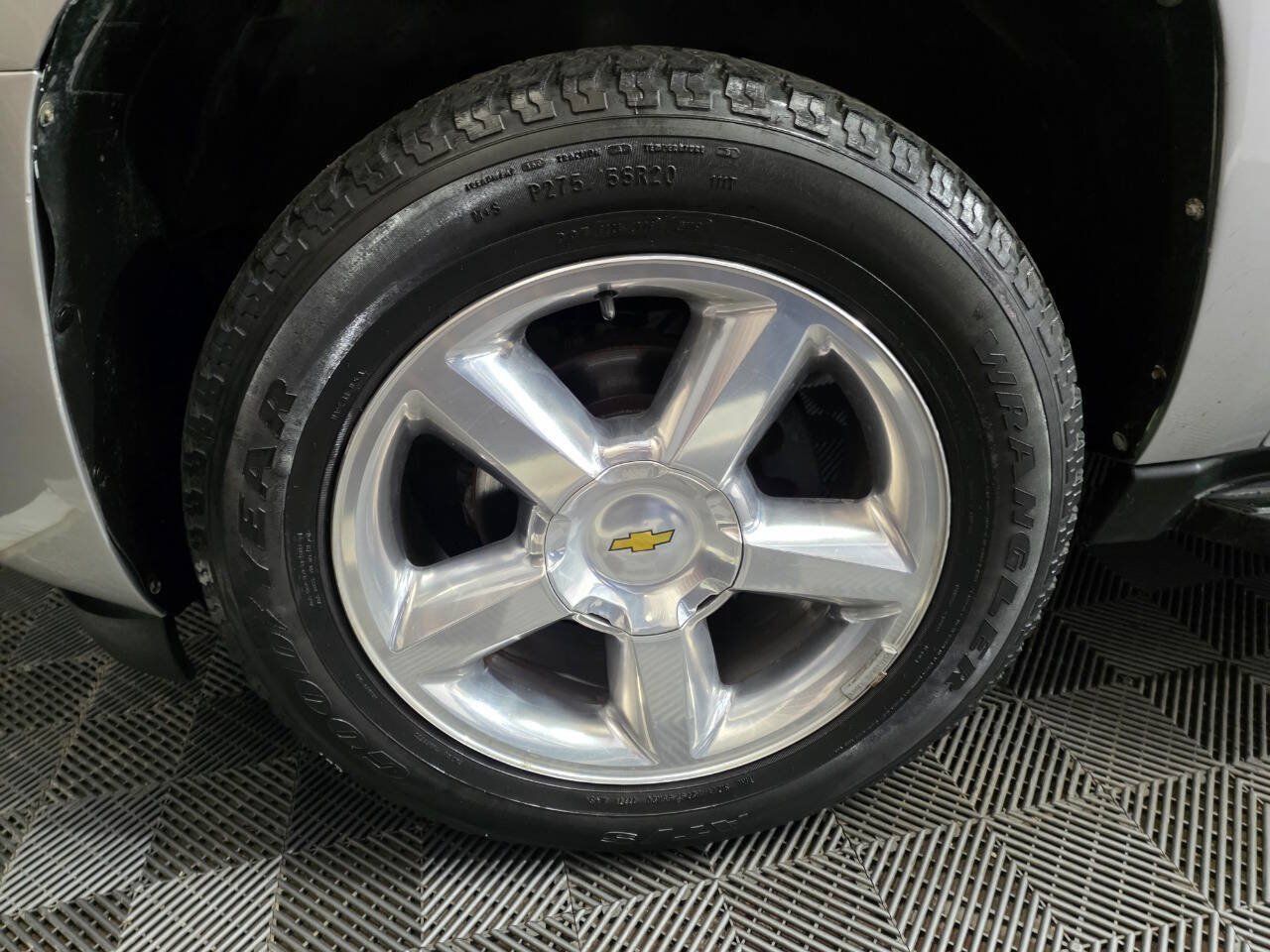 Used 2011 Chevrolet Avalanche LTZ RWD image 29