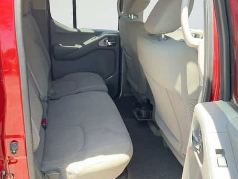 Used 2016 Nissan Frontier SV RWD image 32
